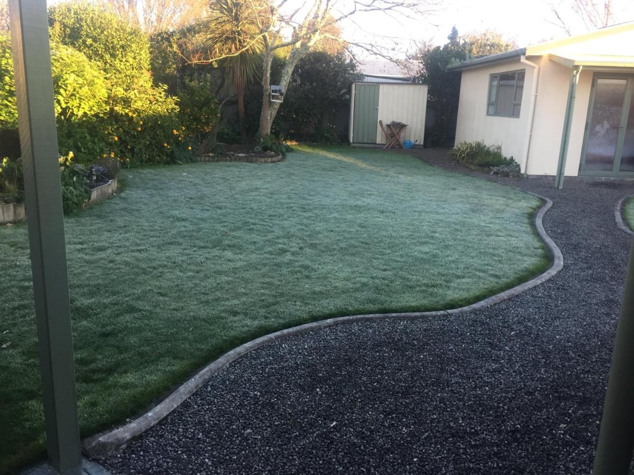 Cosy, Central Greytown Sleepout المظهر الخارجي الصورة