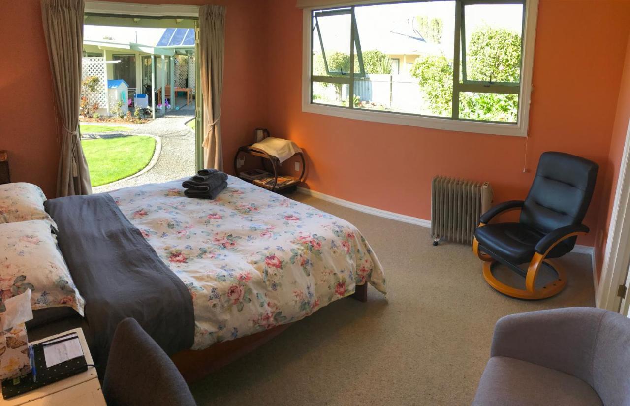 Cosy, Central Greytown Sleepout المظهر الخارجي الصورة
